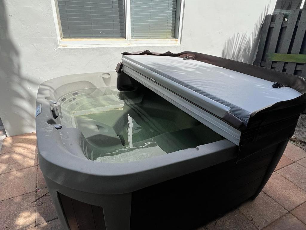 4Br Home, Hot Tub, Near Beach & Wilton Manors ฟอร์ต ลอเดอร์เดล ภายนอก รูปภาพ
